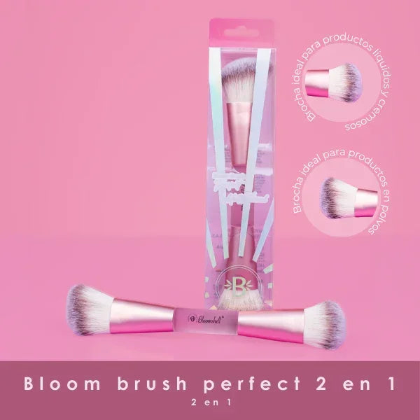 Bloom Brush Perfect: Brocha 2 en 1 para Maquillaje con diseño ergonómico, ideal para aplicar base líquida y rubor en polvo con precisión.