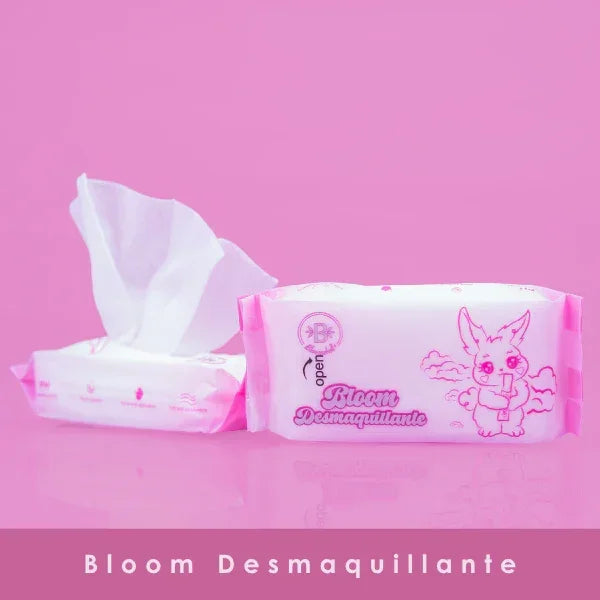 Bloom Desmaquillante Mini - Toallitas Desmaquillantes Mini en empaque rosa con diseño de conejito, ideales para limpieza facial portátil.