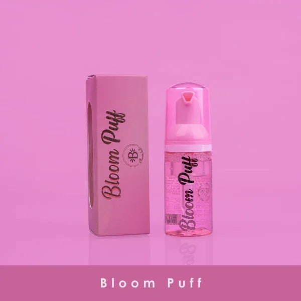 Bloom Puff Primer: Ligero para Preparar el Maquillaje en envase rosado con caja, perfecto para hidratar y preparar el rostro.