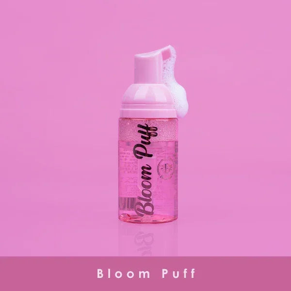 Bloom Puff Primer: Ligero para Preparar el Maquillaje con textura ligera en espuma, ideal para suavizar la piel antes del maquillaje.