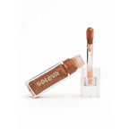 Brillo Labial Líquido Soléva tono mocha con aplicador, tratamiento labial hidratante y luminoso ideal para maquillaje diario.