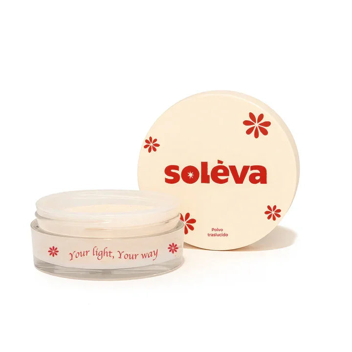 Polvo traslúcido para sellar maquillaje Soléva en envase redondo con tapa beige y flores rojas, ideal para controlar el brillo facial.