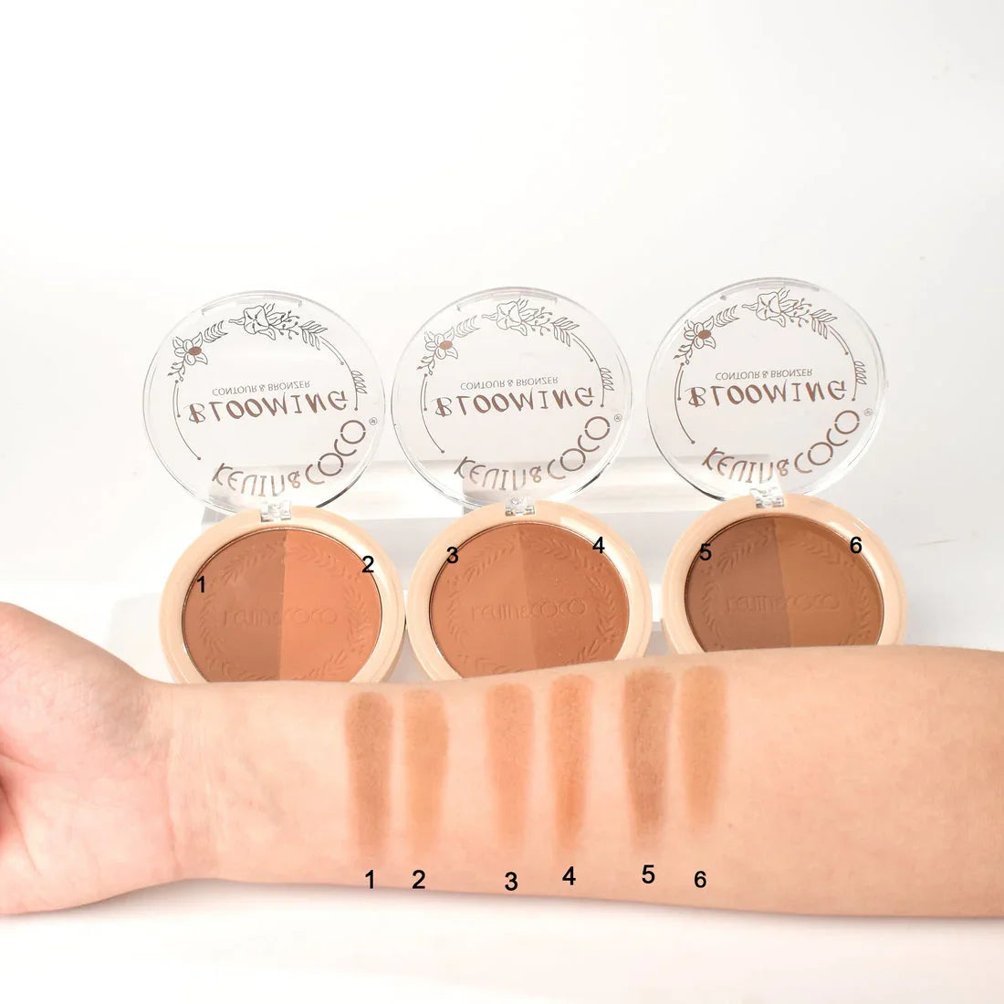 Paleta de contorno y bronceador Kenia Coco con seis tonos, muestra en brazo, maquillaje Bibi Boom